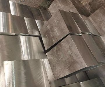 蘇州精密模具設(shè)計(jì)探討模具鋼的種類(lèi)及其選用