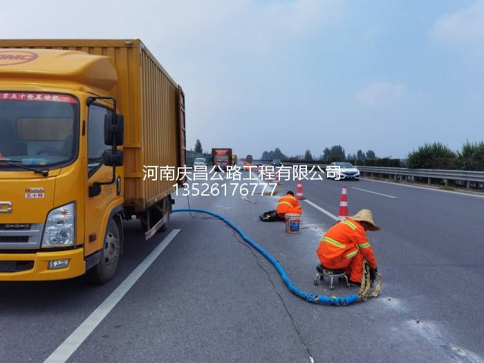 道路壓漿隊(duì)分享關(guān)于四季公路養(yǎng)護(hù)的要點(diǎn)！